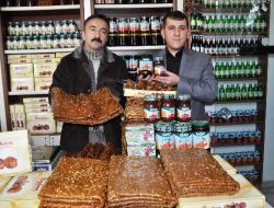 Gümüşhaneden Şilideki Madencilere Pestil Ve Köme Gönderildi