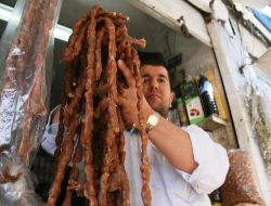 Mardindin Meşhur Cevizli Sucukları Avrupanın Gözde Tatlısı Oldu