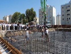 Mimari Yapısıyla Ceyhanın Silüetini Değiştirecek Caminin Temeli Atıldı