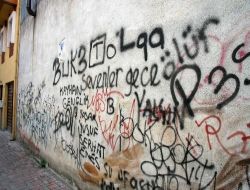 Duvar Yazıları Çevreyi Kirletiyor, Vatandaş Tepkili