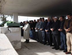 Başbakanın Azarladığı Çiftçi Öncel, Annesinin Cenazesini Toprağa Verdi