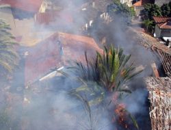 ANTALYA KALEİÇİ’NDE YANGIN PANİĞİ
