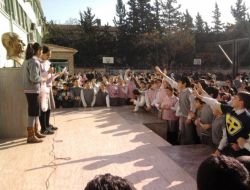 Teneffüs Saatlerini İngilizce İle Değerlendiriyorlar