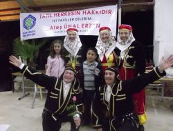 İngilizlerden Kurulu Ölüdenizli Yarenler, Görme Engelli Çocuklarla Halay Çekti
