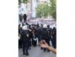 Gösterici Grup Polise Bilye İle Saldırıyor