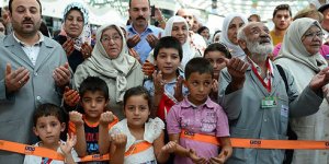 Türkiyenin ilk hac kafilesi uğurlandı