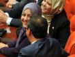 Başörtülü vekillerin fotoğrafları değişti