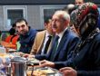 Darbenin karşısına dikilirim