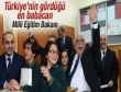 Nabi Avcı İstanbulda öğrencilere karne dağıttı