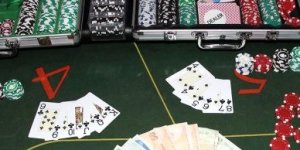 Konya'da kumar oynayan 8 kişiye 9 bin 800 lira ceza