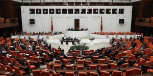 Meclis bin 339 saat mesai yaptı, 298 yasa çıkardı