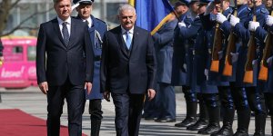 Başbakan Yıldırım, Saraybosna'da resmi törenle karşılandı