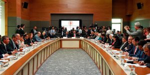 Erken seçim teklifi Anayasa Komisyonu'nda kabul edildi