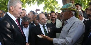 Akdağ ve Demircan depremzedeleri ziyaret etti