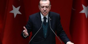 "Diktatör görmek isteyen zorla parti değiştirtenlere bakmalı"