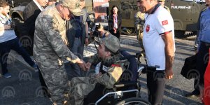 Orgeneral Akar'dan engelli gence yakın ilgi