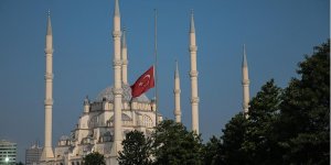 Milli yas nedeniyle bayraklar yarıya indi!