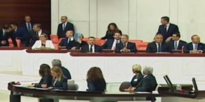 Yeni kabine Meclis'te yemin etti