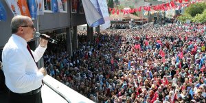 'Dolarlarla molarlarla bu milleti asla çöktüremezler'