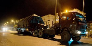 Obüs ve tank yüklü tırlar Kilis'e ulaştı!