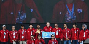 Erdoğan TEKNOFEST'te dereceye girenlere ödüllerini verdi