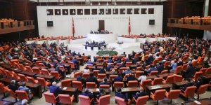 Emeklilikte yaşa takılanların gözü Meclis'te...