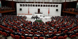 AK Parti'nin torba kanunu teklifi TBMM Başkanlığına sunuldu