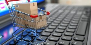 'Tam kapanma' nedeniyle bu yıl annelerin hediyeleri ve bayramlıklar internetten alınacak