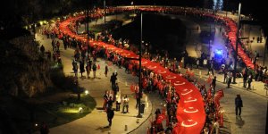 Fener alayında 600 metrelik Türk bayrağı açıldı!