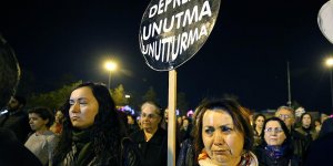 Düzce depreminde hayatını kaybedenler anıldı