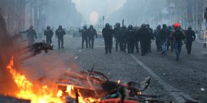 Fransa'daki protestolar ülke ekonomisini etkiledi!
