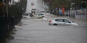 Bodrum'da kuvvetli sağanak sele yol açtı