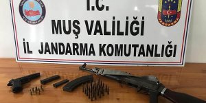 FETÖ şüphelisinin evinde silah ve mühimmat ele geçirildi