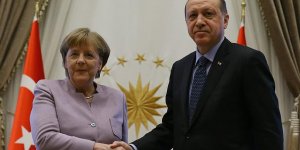 Cumhurbaşkanı Erdoğan ile Merkel telefonda görüştü!
