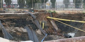 İzmir'de metro vagonu yer altı park alanı inşaatında göçük