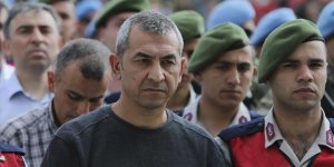 Orgeneralin derdest edilmesi emrini astsubaydan almışlar