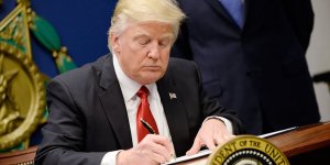 Trump, Golan Tepeleri'ni İsrail toprağı olarak tanıyan kararı imzaladı!