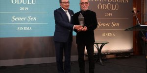 Şener Şen '23. Aydın Doğan Ödülü'nün sahibi oldu