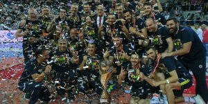 Voleybol Efeler Ligi'nde Fenerbahçe şampiyon oldu!