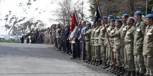 Hakkari'de şehit askerler için tören