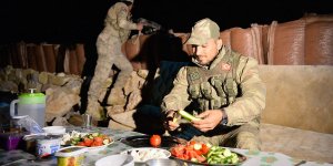 Vatan nöbetinde bin 100 rakımlı tepede ilk sahur