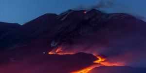 Etna yanardağı aktif duruma geçti!