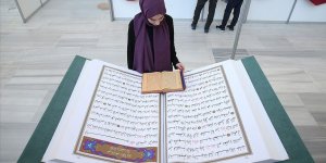70 kilogram ağırlığındaki 'Kur'an-ı Kerim' yoğun ilgi gördü