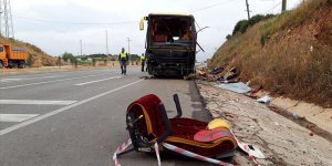 Balıkesir'de tur otobüsü ile otomobil çarpıştı: 4 ölü, 48 yaralı