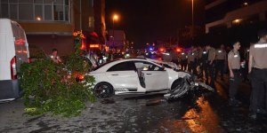 İstanbul'da polisten kaçan sürücü yayaların arasına daldı