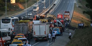 İstanbul Havalimanı yolu kaza sonucu trafiğe kapatıldı