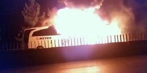 Mersin'de seyir halindeki otobüs yandı!