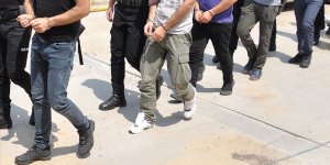 İzmir'de FETÖ'nün hücre evlerine operasyon: 14 gözaltı