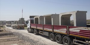 Suriye sınırına beton blok sevkiyatı