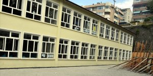 Avcılar'da iki okulda eğitime ara verildi